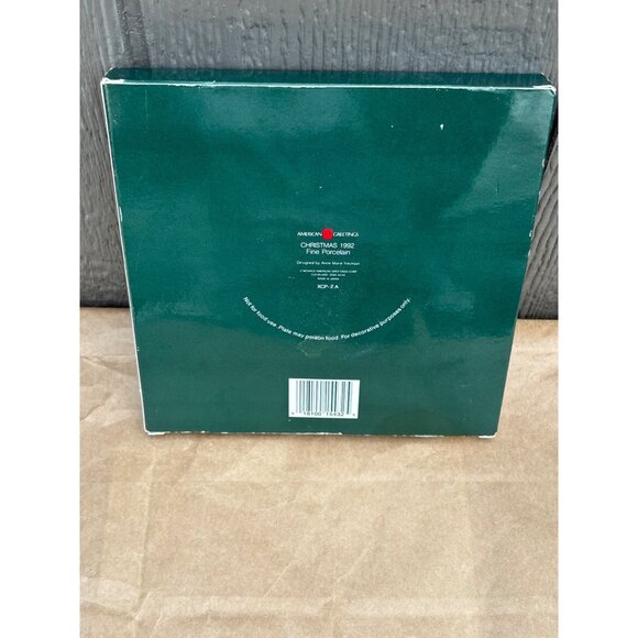 1992 American Greetings Christmas Keepsake Plate Poinsettia & Floral Basket - Picture 3 of 4